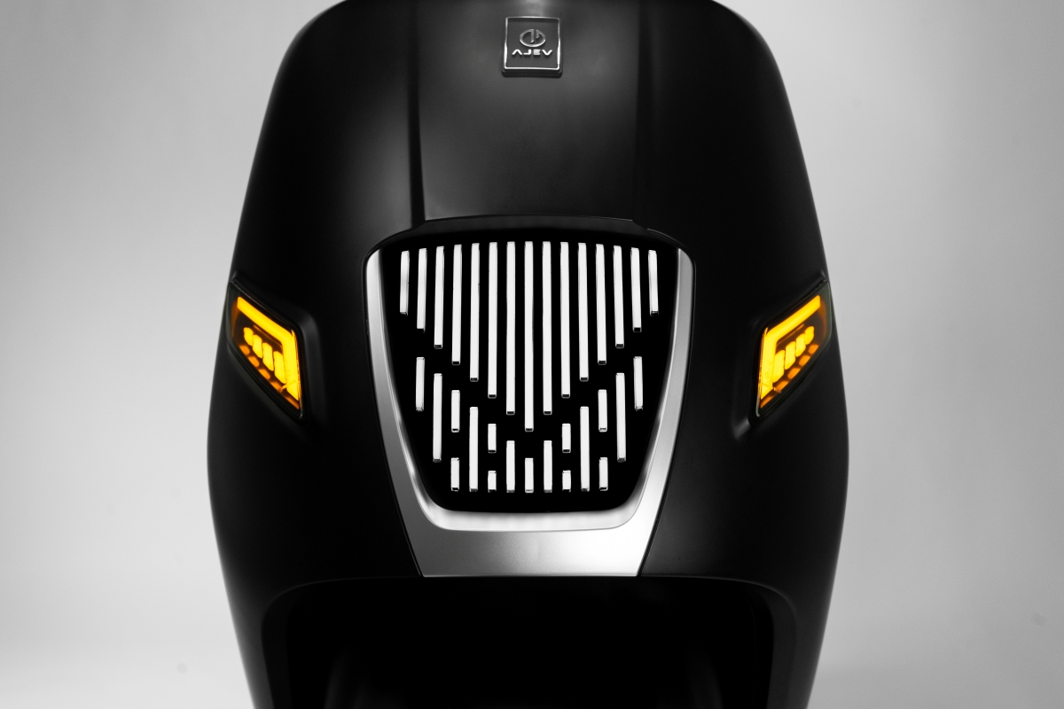 Front grille and turn signals